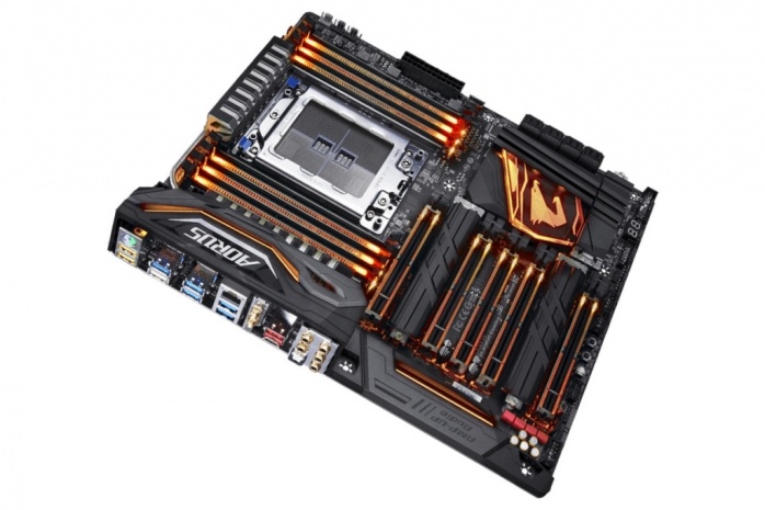 GIGABYTE lancia la AORUS X399 Gaming 7 1