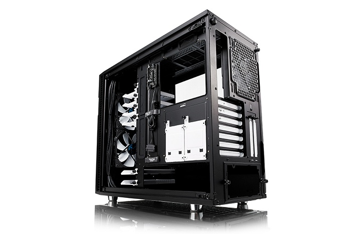 Fractal Design aggiorna la serie Define con il modello R6 4