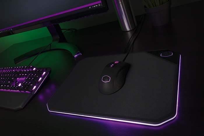 Cooler Master presenta il mousepad MP860 RGB 1