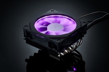 Phanteks presenta il dissipatore PH-TC12LS RGB 5