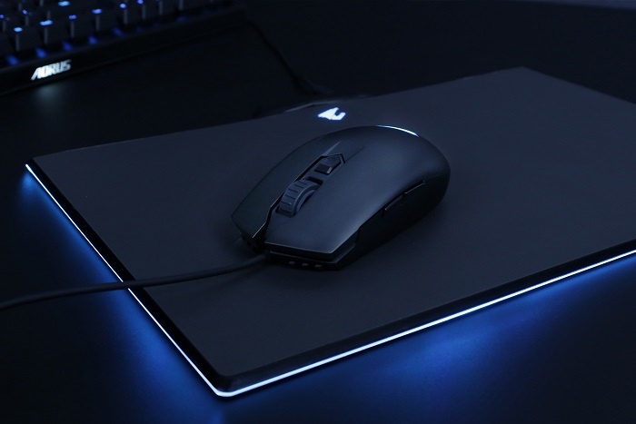 GIGABYTE svela il mouse AORUS M2 1