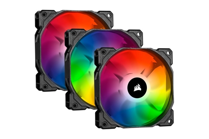 CORSAIR presenta il 200T RGB e le SP RGB PRO 7