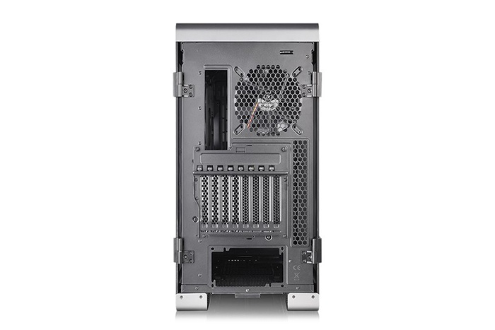 Thermaltake introduce il case A700 2