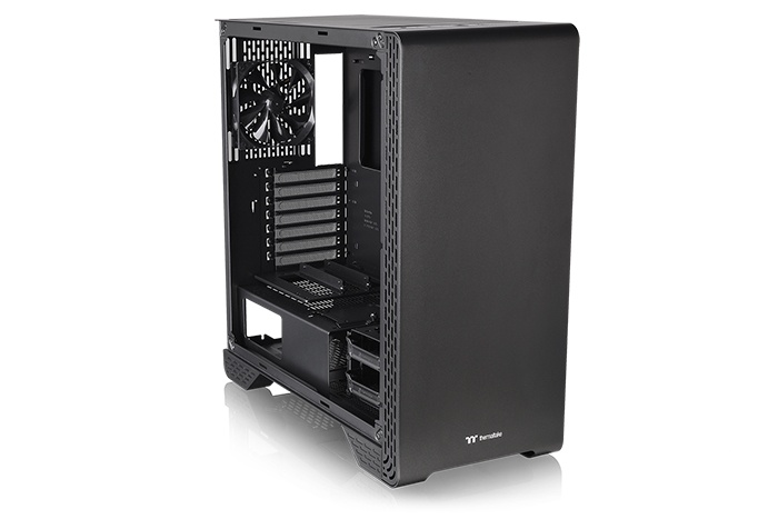 Thermaltake presenta il case S300 TG 2