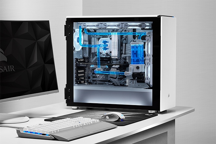 CORSAIR tinge di bianco i prodotti Hydro X 1