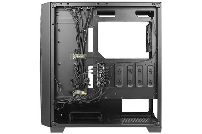 Antec rilascia il DF700 FLUX 4