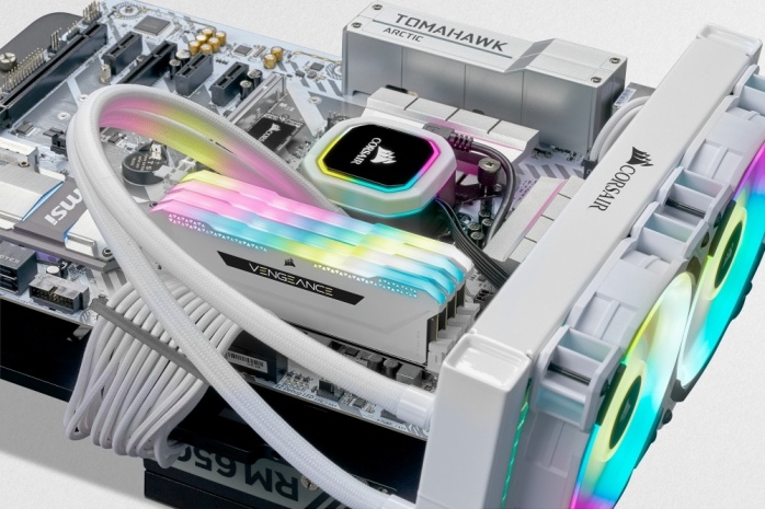 CORSAIR lancia le VENGEANCE RGB PRO SL 4