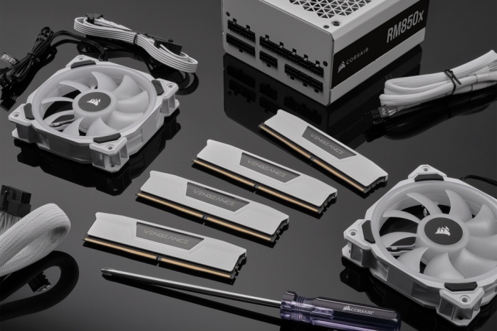 CORSAIR annuncia le DOMINATOR PLATINUM RGB e VENGEANCE DDR5 4