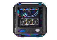 Quattro componenti Cooler Master al top altamente personalizzati come base di partenza per una configurazione unica di fascia altissima.