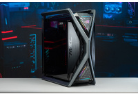 Il nuovo case ROG ha un design ultra futuristico e super performante, con spazio per schede video fino a 460mm e ben due radiatori da 420mm.