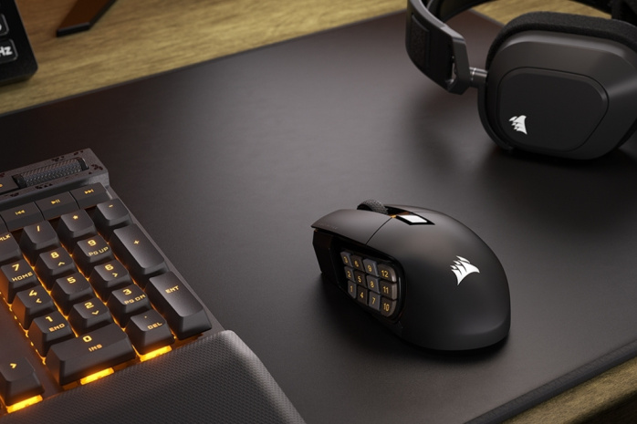 CORSAIR lancia lo SCIMITAR ELITE WIRELESS 1