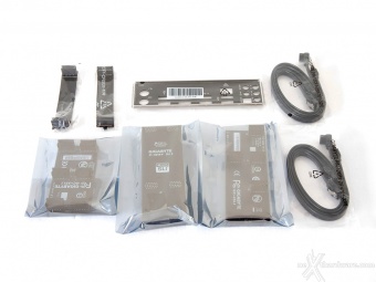 GIGABYTE GA-X99-SOC Champion 3. Packaging & Bundle 5