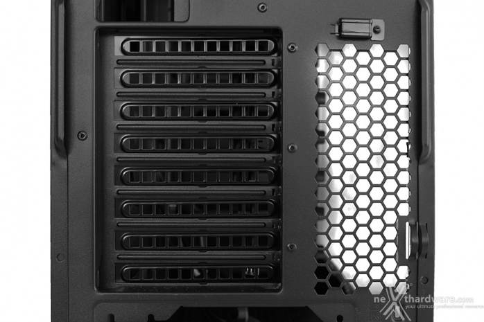Thermaltake Core V51 3. Esterno - Parte seconda 2