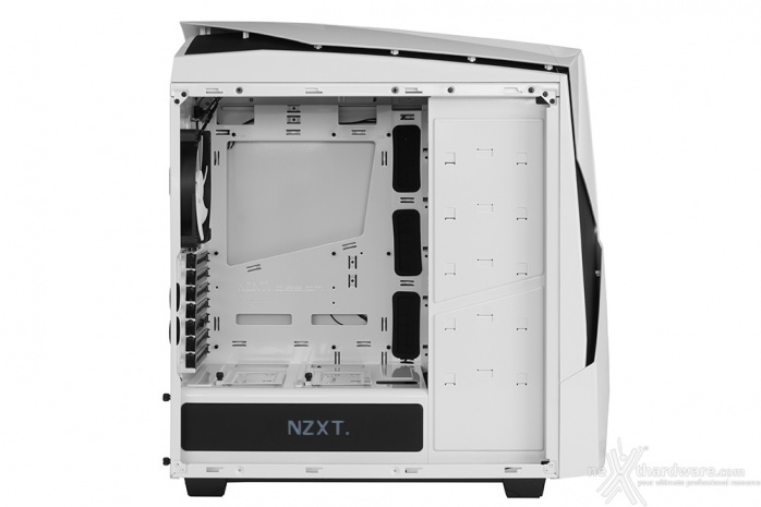 NZXT Noctis 450 4. Interno 1