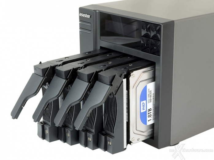 ASUSTOR AS5104T 3. Interno e installazione dischi 4