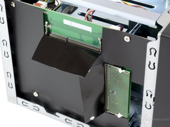 ASUSTOR AS5104T 3. Interno e installazione dischi 15