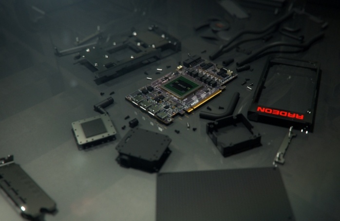 AMD Radeon R9 Fury X 3. Vista da Vicino - Design e raffreddamento 8