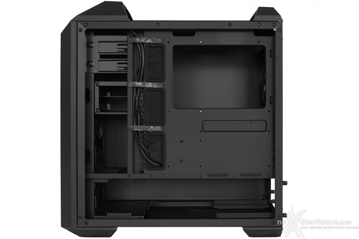 Cooler Master MasterCase 5 & Pro 4. Interno 7