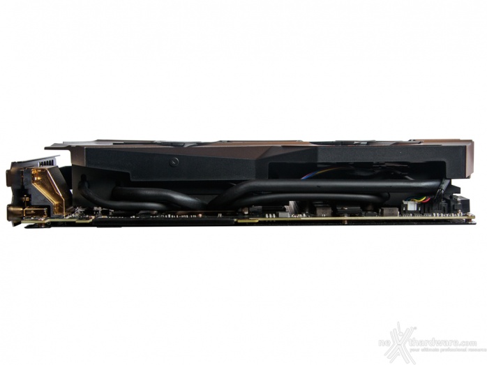 ASUS ROG GTX 980 Ti Matrix Platinum 3. Vista da Vicino 5