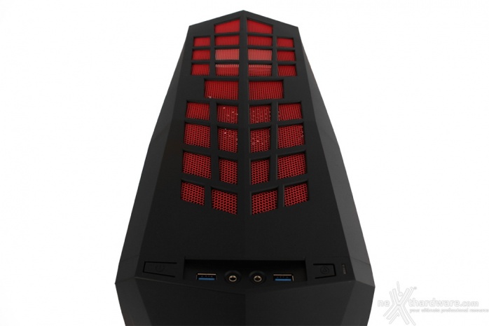 SilverStone Raven RVX01 2. Esterno - Parte prima 8