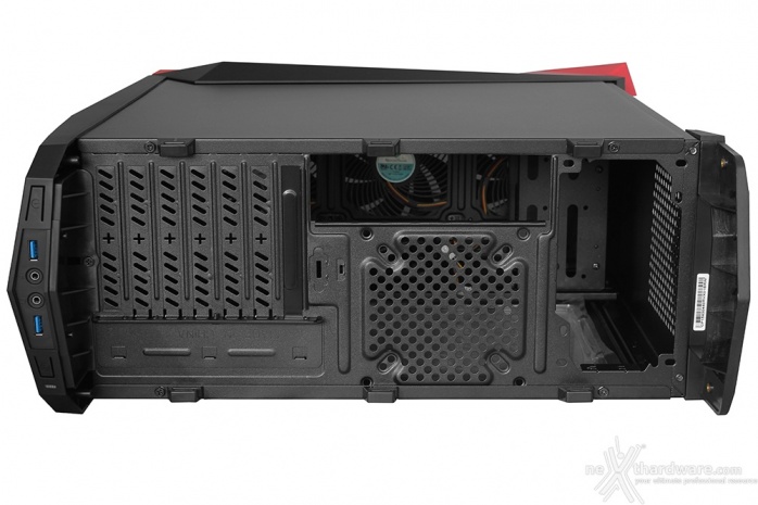 SilverStone Raven RVX01 2. Esterno - Parte prima 9