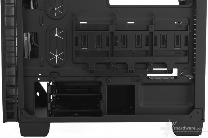 Corsair Carbide 400C & 400Q 3. Interno 8