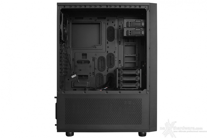 Thermaltake Core X71 3. Interno 1