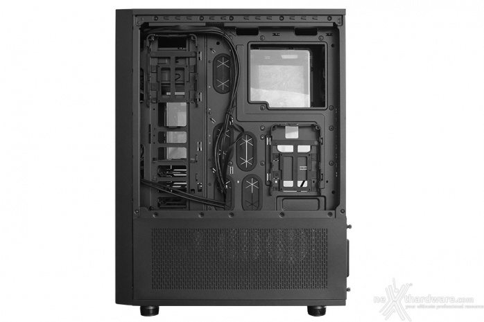 Thermaltake Core X71 3. Interno 11