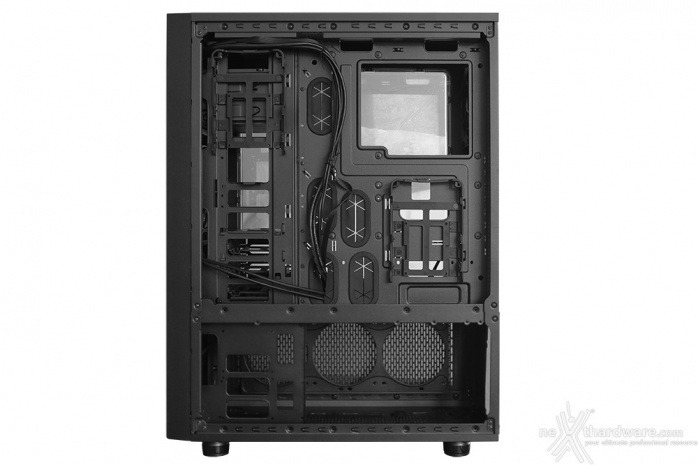 Thermaltake Core X71 3. Interno 12