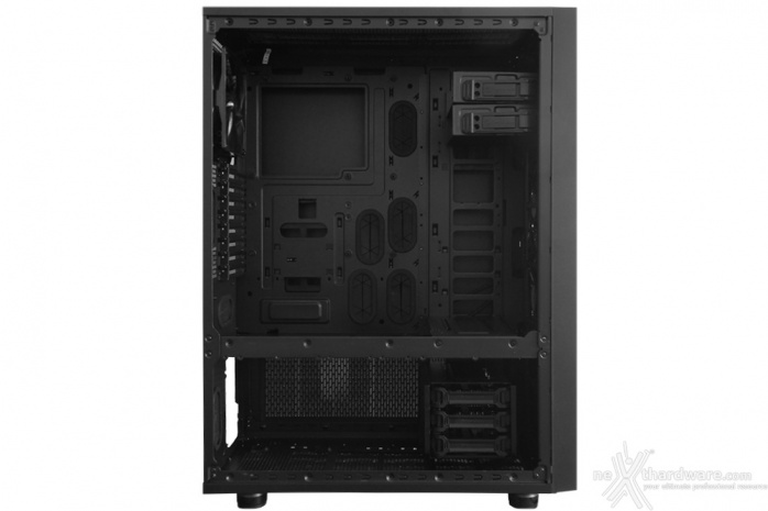 Thermaltake Core X71 3. Interno 6