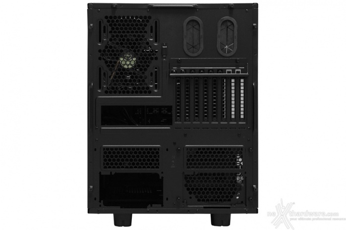 Thermaltake Core X9 2. Esterno 10