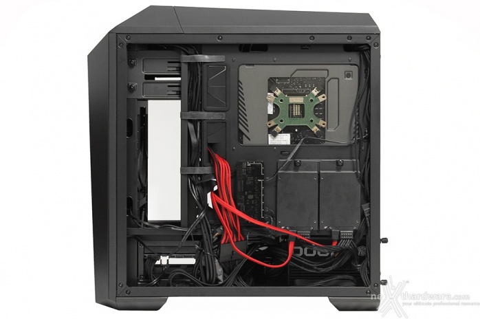 Cooler Master MasterCase Maker 5 6. Installazione componenti 8