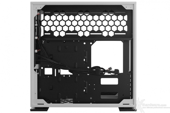 IN WIN 303 3. Interno 4