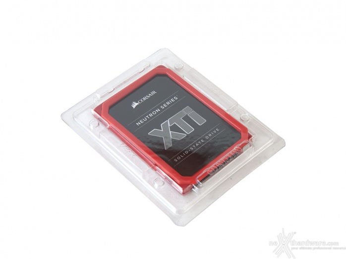 Corsair Neutron XTi 480GB 1. Packaging & Bundle 3