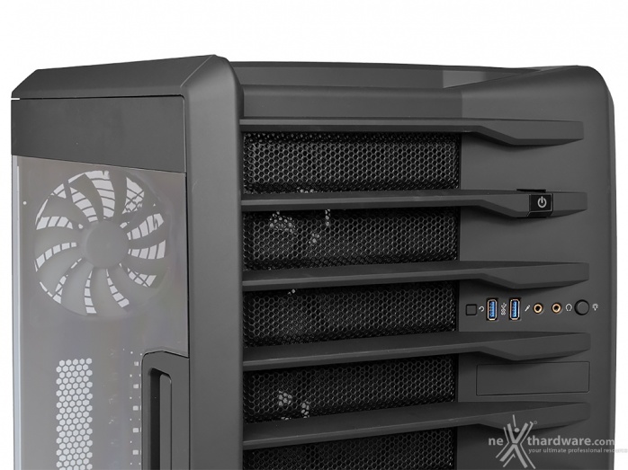 Corsair Carbide AIR 740 6. Particolari 1