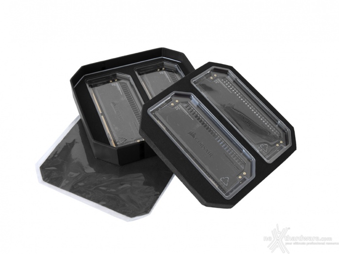 Corsair Dominator Platinum SE Blackout 1. Packaging & Bundle 4