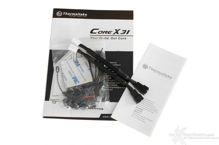 Thermaltake Core X31 Tempered Glass Edition 1. Packaging & Bundle 4