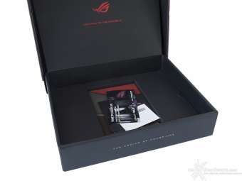 ASUS ROG CROSSHAIR VI HERO 3. Packaging & Bundle 5