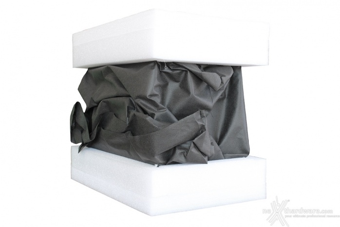 Antec Cube by Razer 1. Packaging & Bundle 4