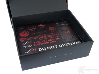 ASUS ROG MAXIMUS IX EXTREME 2. Packaging & Bundle 5