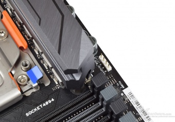 ASUS ROG ZENITH EXTREME 6. Caratteristiche peculiari 7