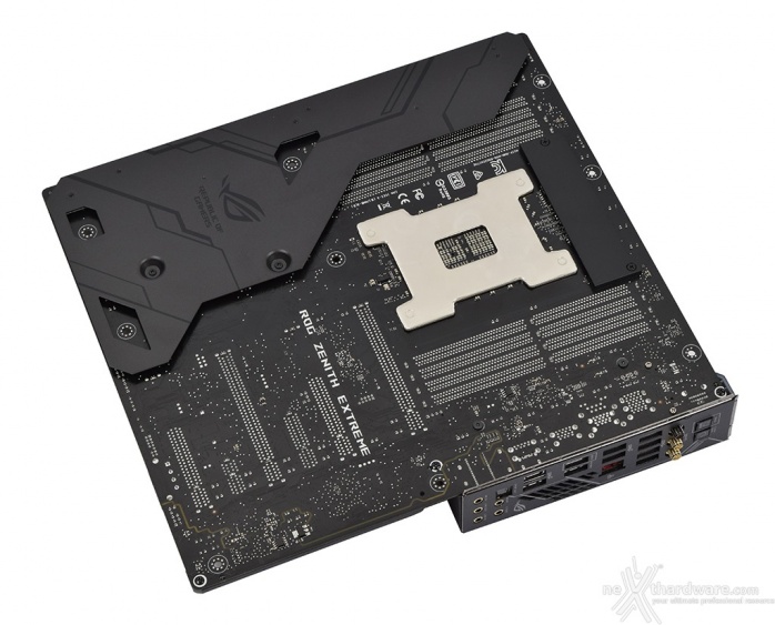 ASUS ROG ZENITH EXTREME 3. Vista da vicino 2