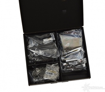 ASUS ROG ZENITH EXTREME 2. Packaging & Bundle 6