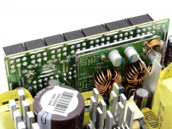 Seasonic FOCUS Plus 850W Platinum & 750W Gold 4. Componentistica & Layout - Parte prima 7