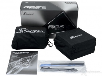 Seasonic FOCUS Plus 850W Platinum & 750W Gold 1. Packaging & Bundle 9