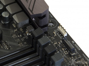 ASUS ROG CROSSHAIR VI EXTREME 5. Caratteristiche peculiari 8