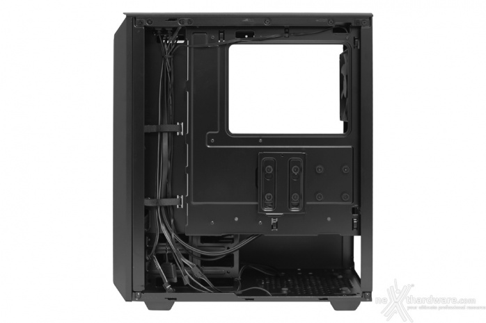 Phanteks Eclipse P300 3. Interno 4