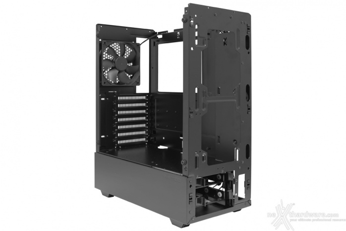 Phanteks Eclipse P300 3. Interno 6