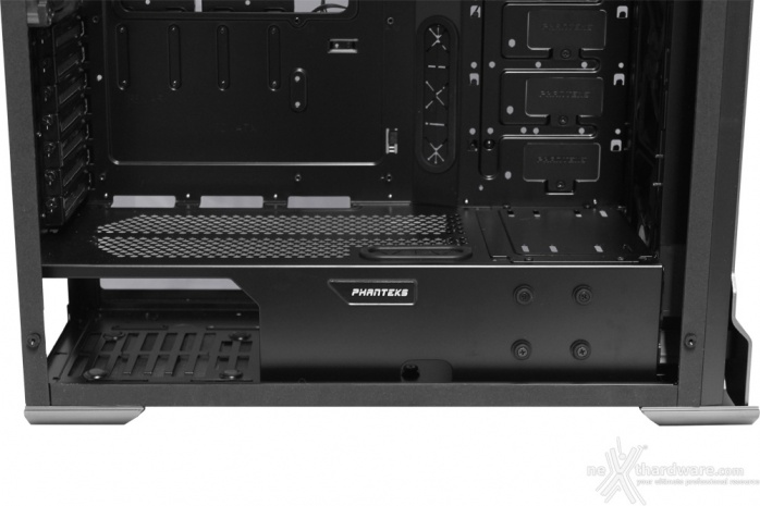Phanteks Enthoo EVOLV ATX Tempered Glass 4. Interno - Parte prima 9