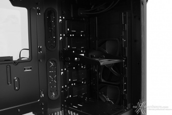 Phanteks Enthoo EVOLV ATX Tempered Glass 4. Interno - Parte prima 5